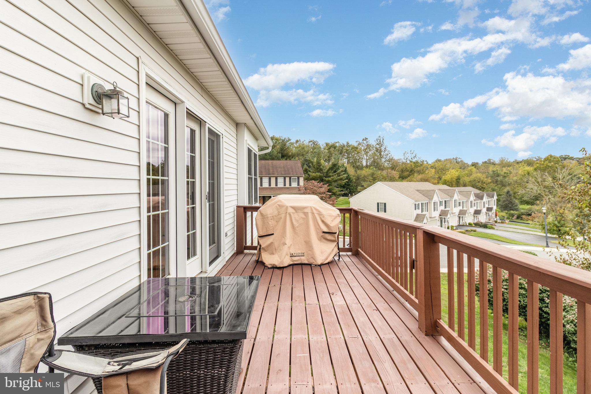 MANOR OAKS - Residential