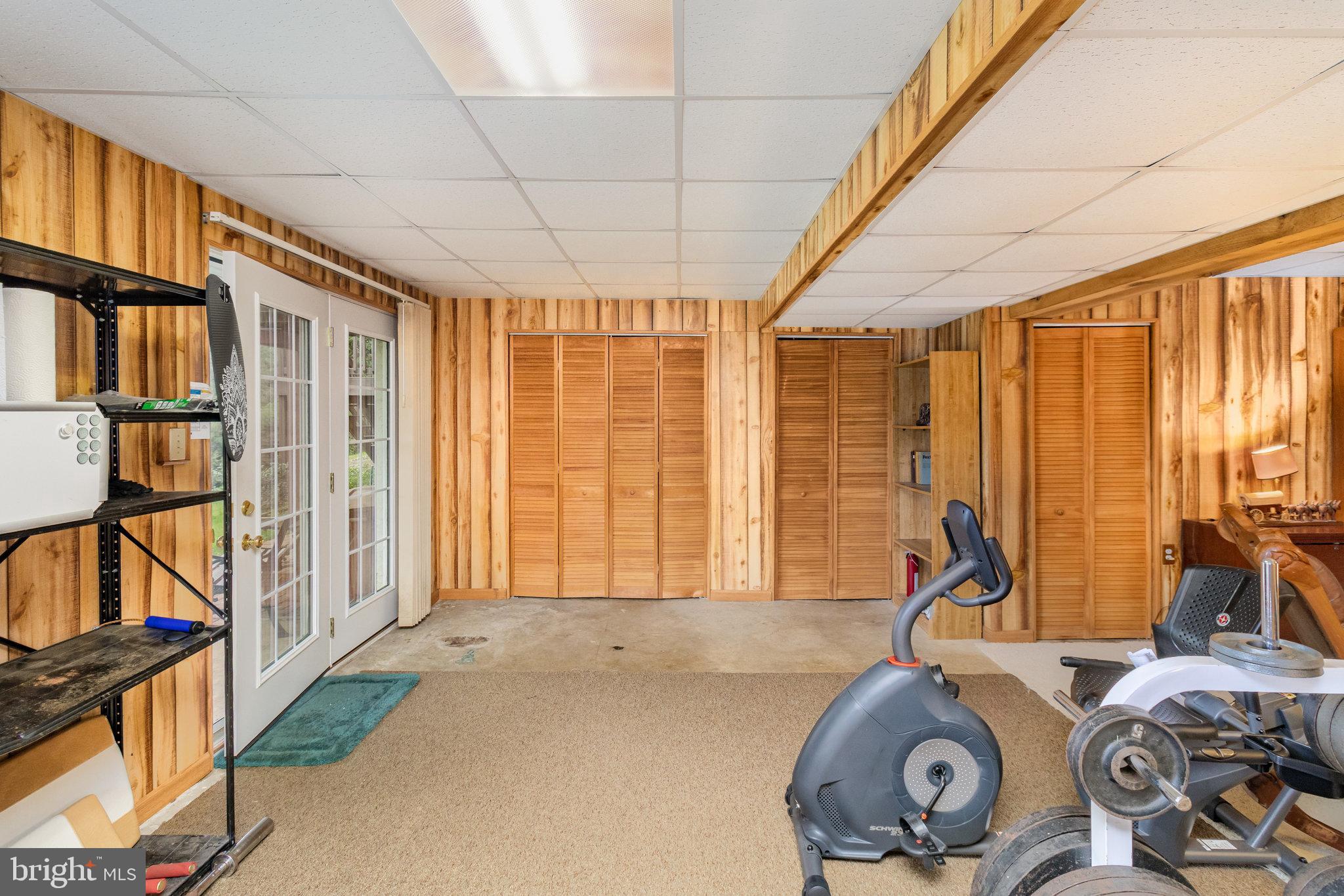 MANOR OAKS - Residential