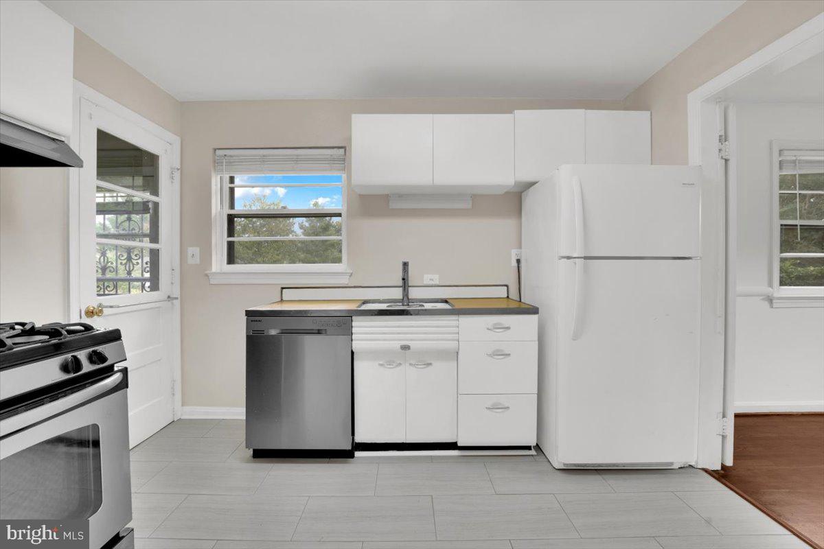 SHARON - Residential Lease