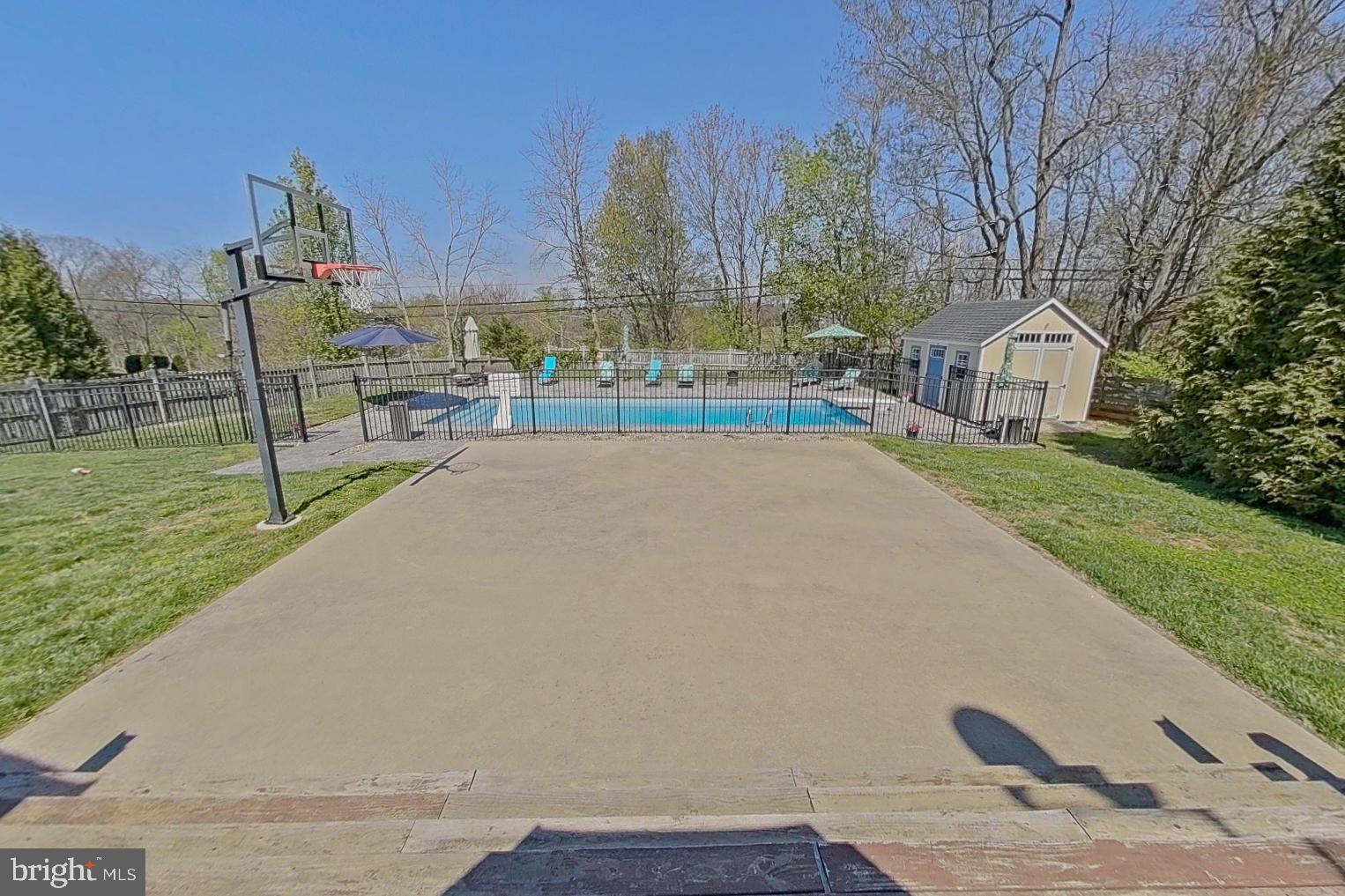 CRESTVIEW - Residential