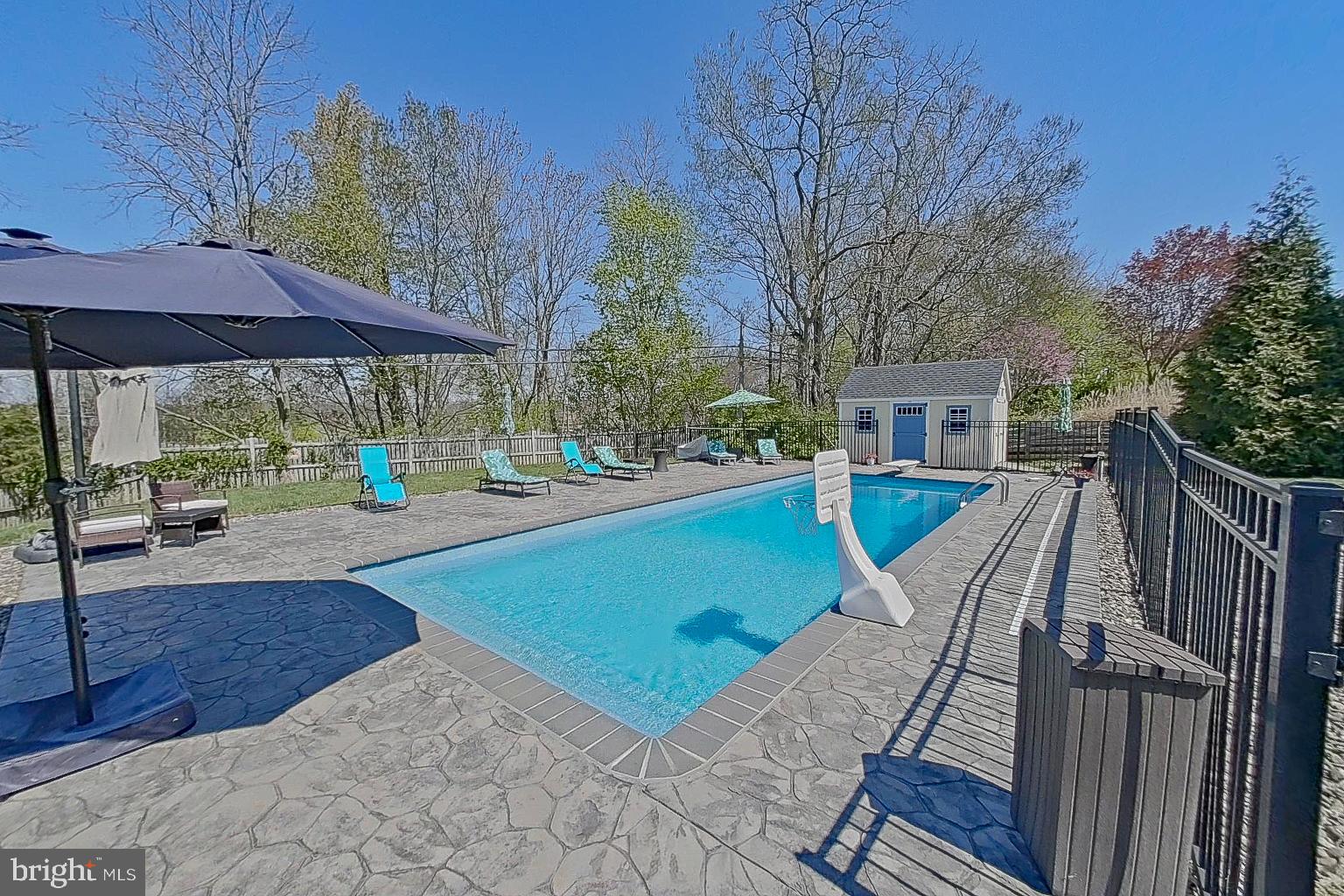 CRESTVIEW - Residential