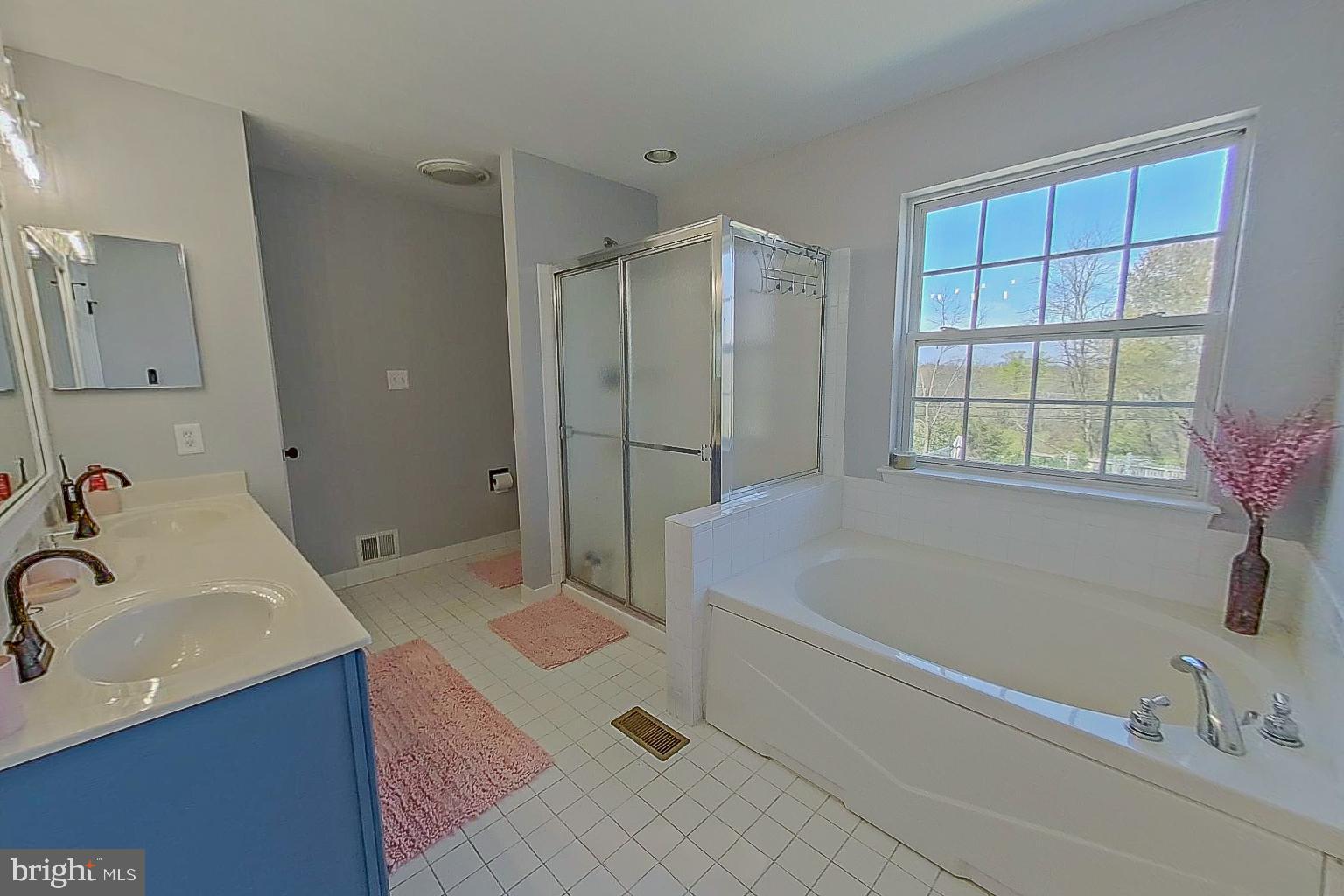 CRESTVIEW - Residential