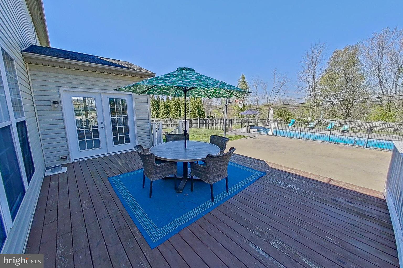 CRESTVIEW - Residential