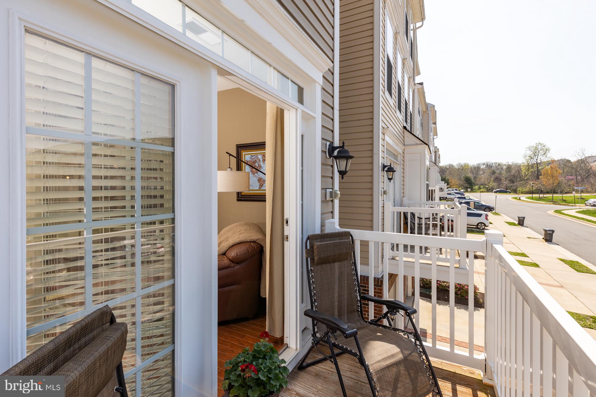 CASCADES PLACE CONDOMINIUM - Residential