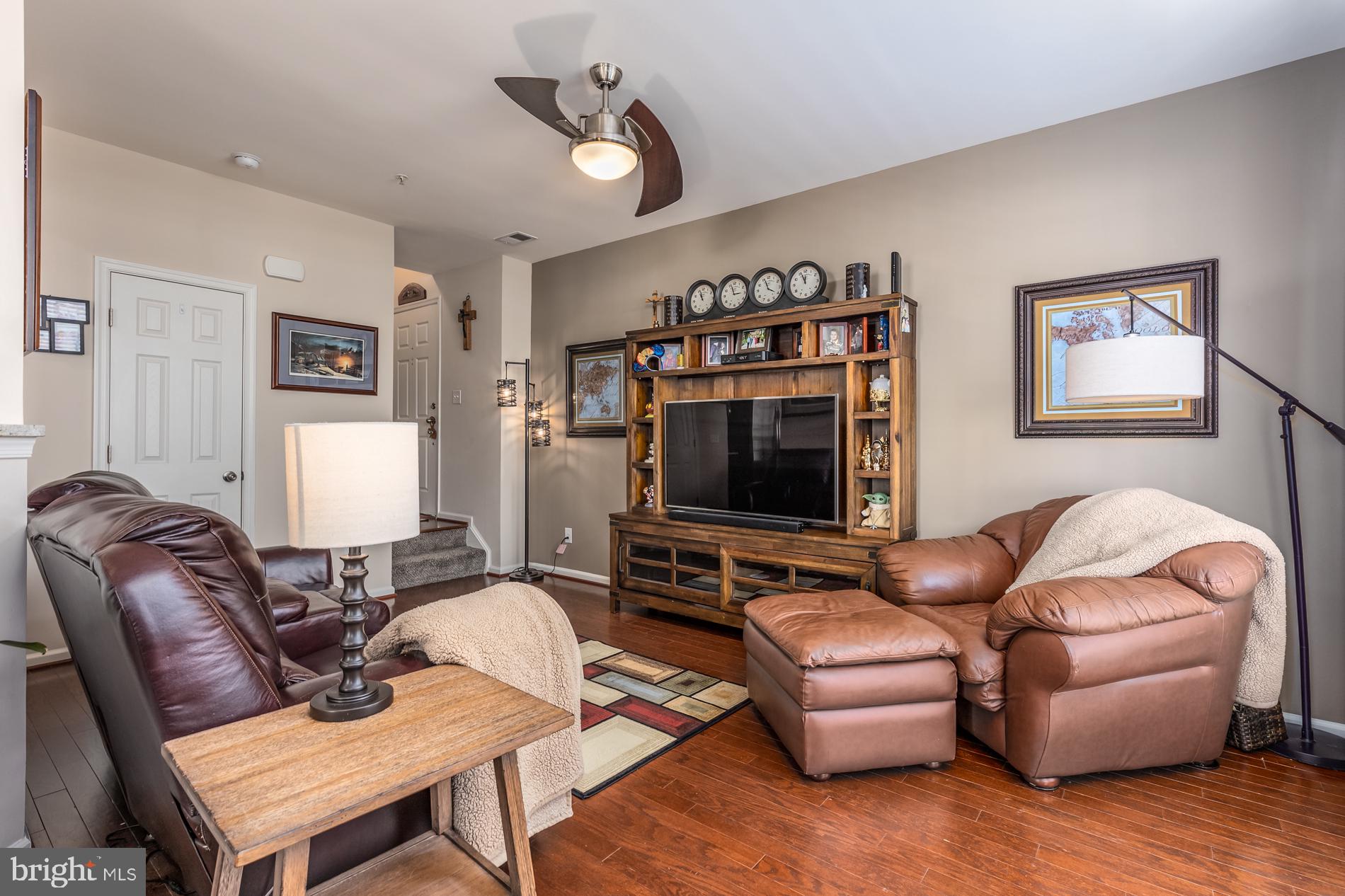 CASCADES PLACE CONDOMINIUM - Residential