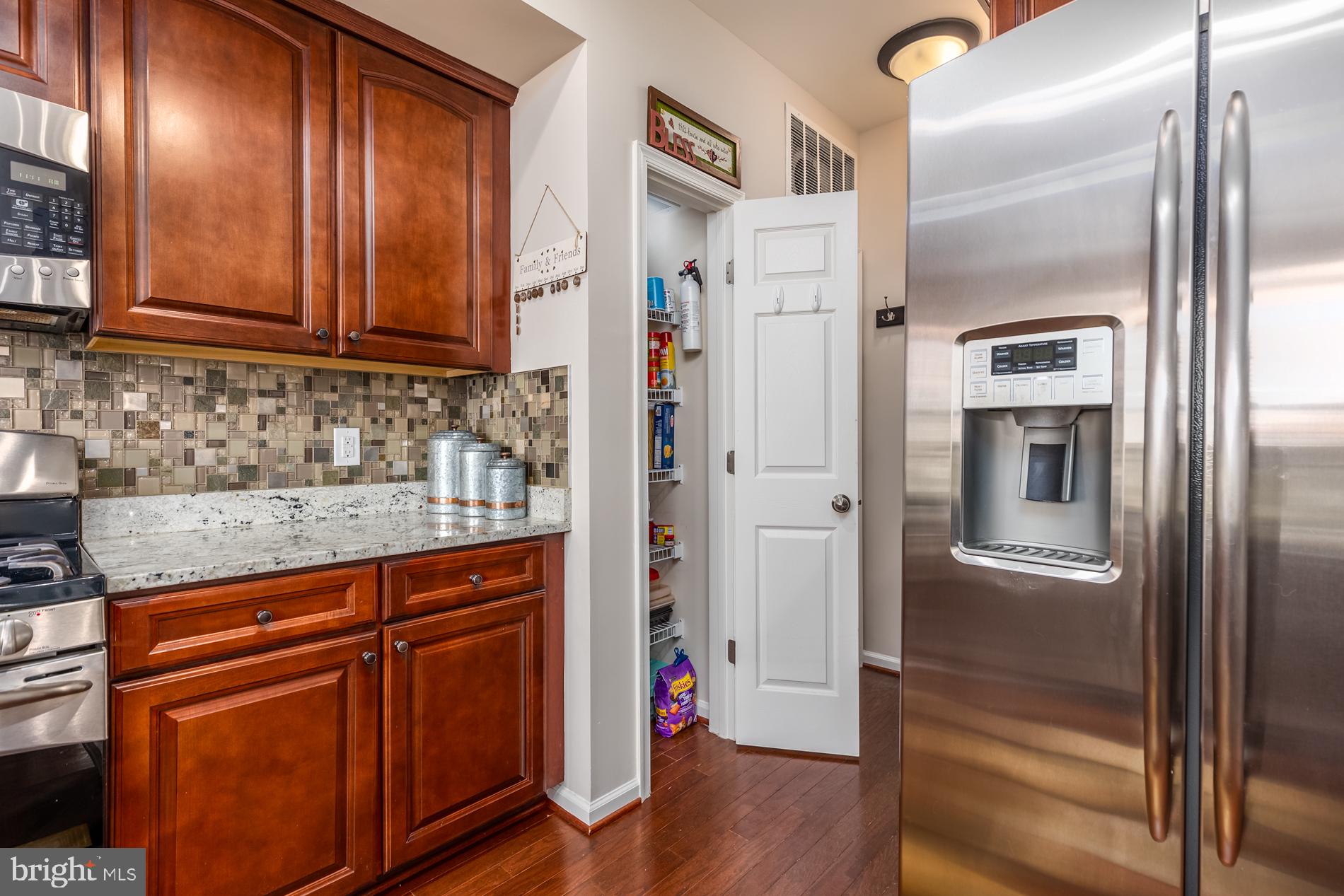 CASCADES PLACE CONDOMINIUM - Residential