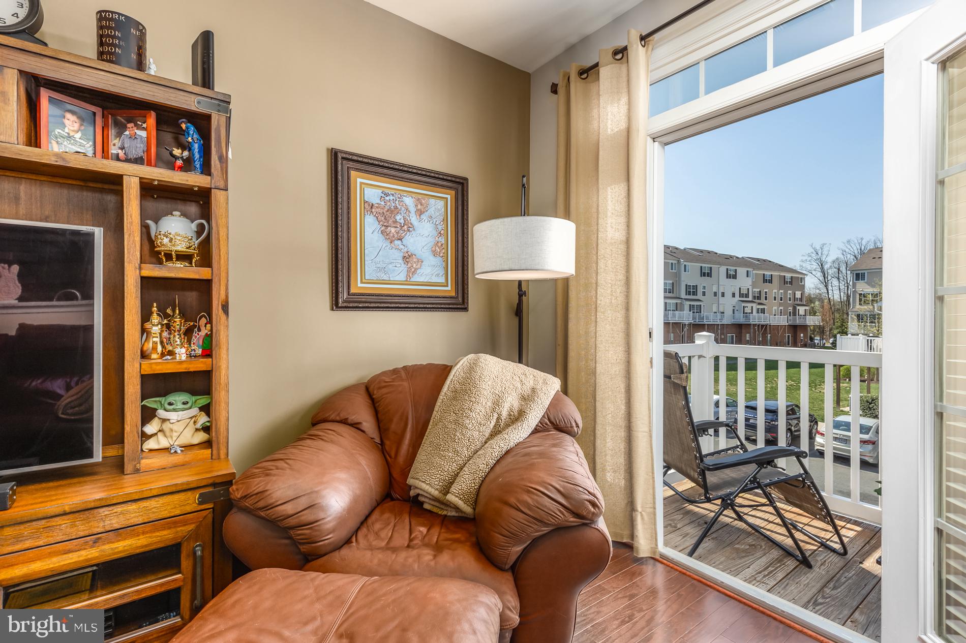 CASCADES PLACE CONDOMINIUM - Residential