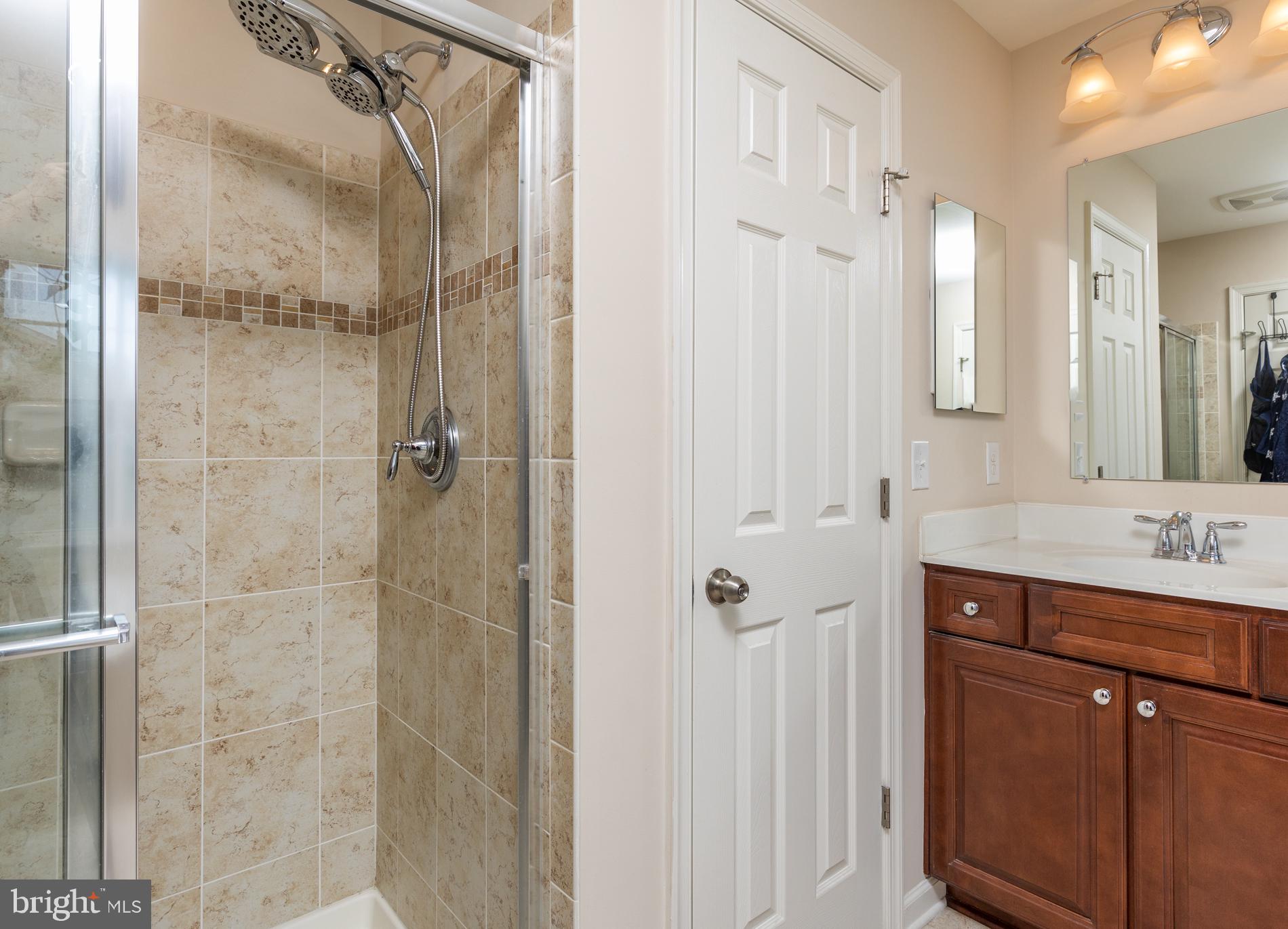 CASCADES PLACE CONDOMINIUM - Residential