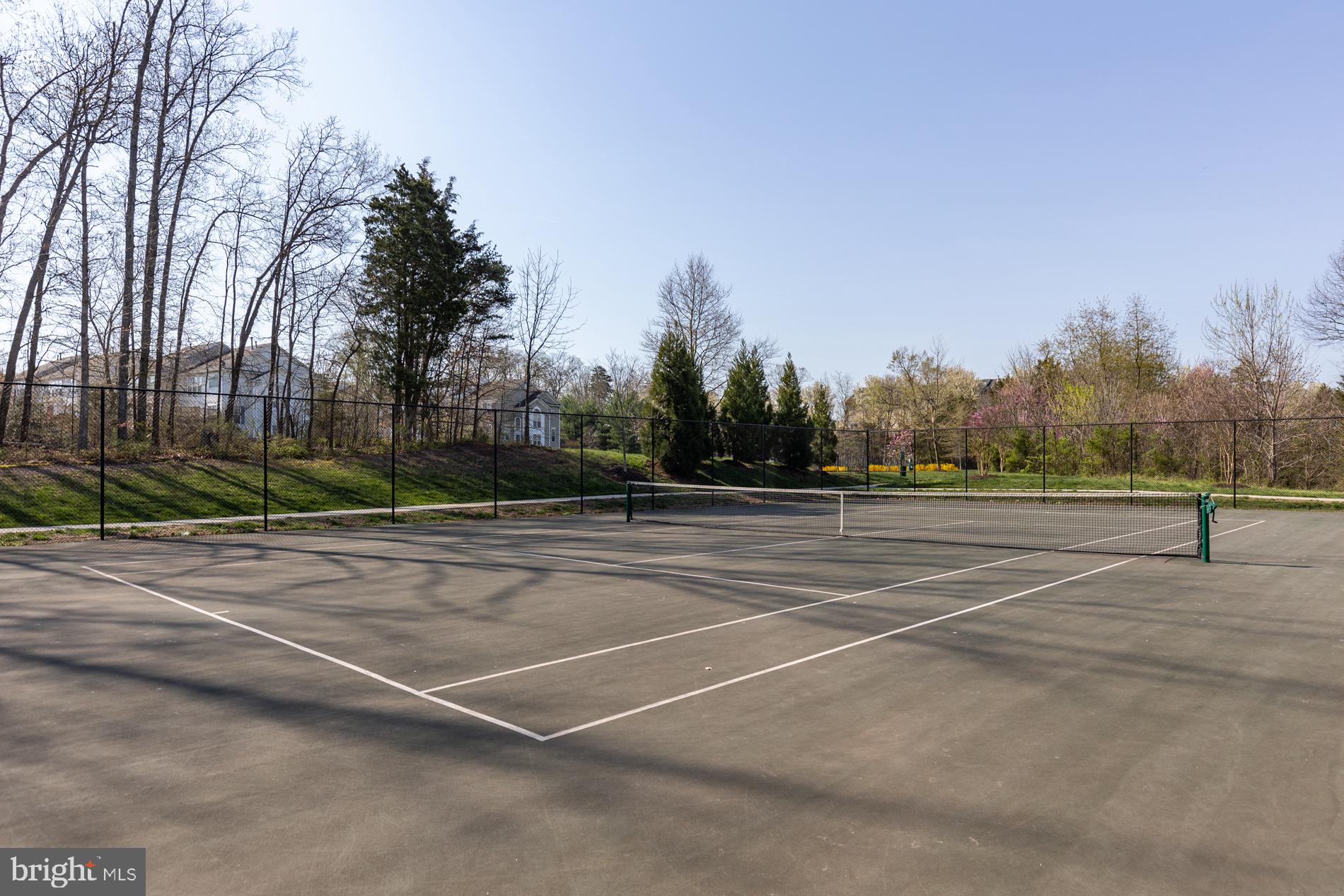 CASCADES PLACE CONDOMINIUM - Residential