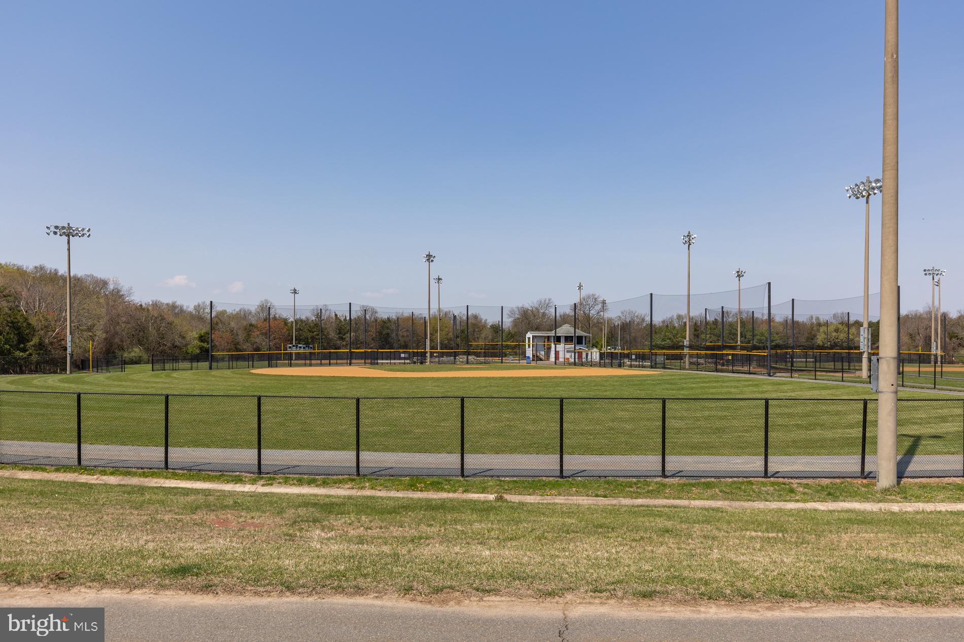 CASCADES PLACE CONDOMINIUM - Residential