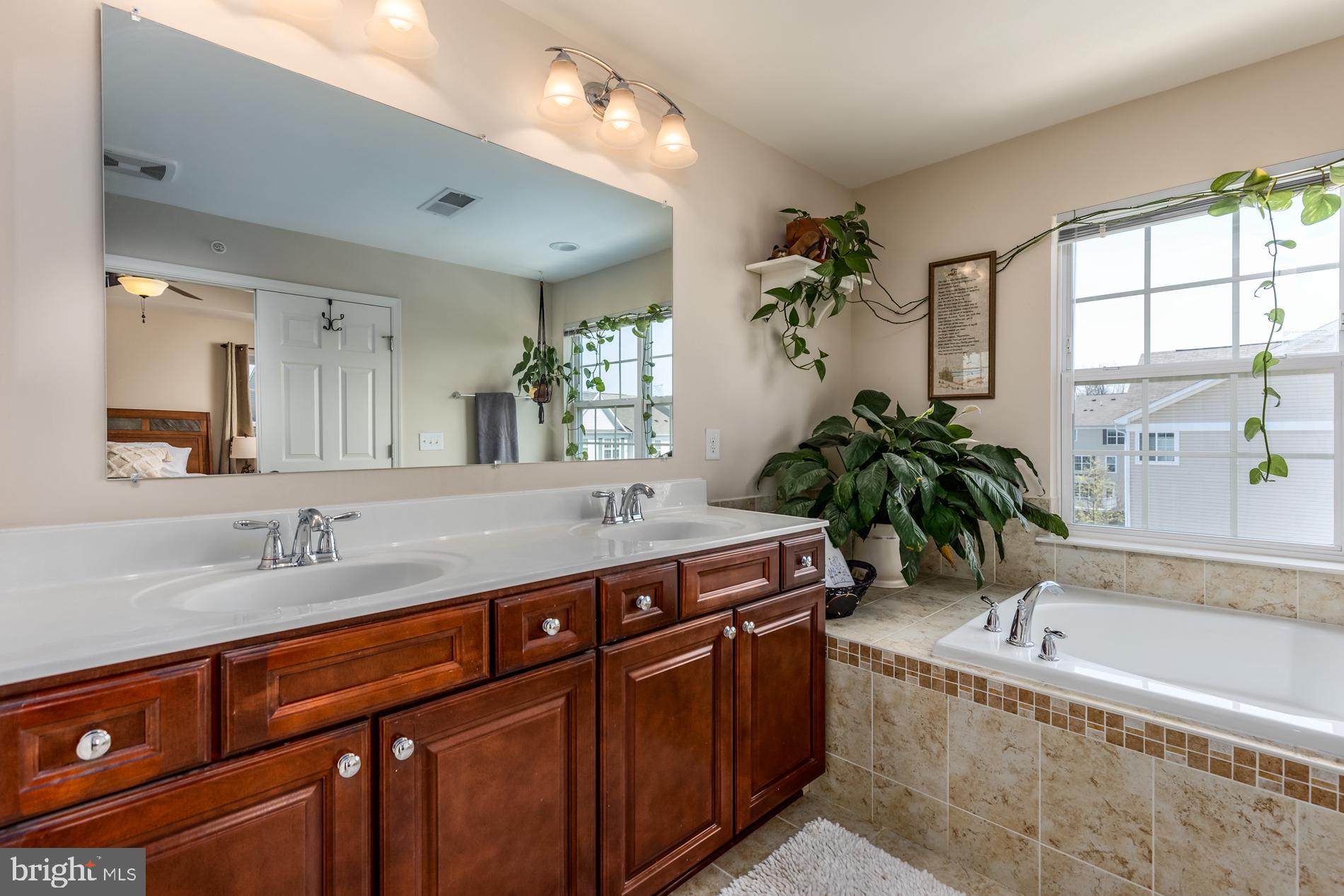 CASCADES PLACE CONDOMINIUM - Residential