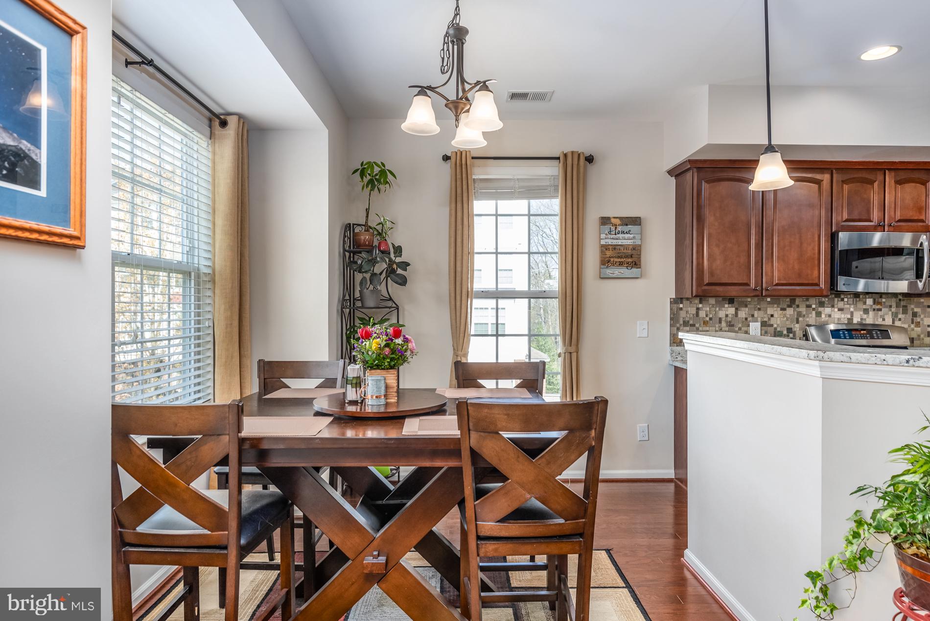 CASCADES PLACE CONDOMINIUM - Residential