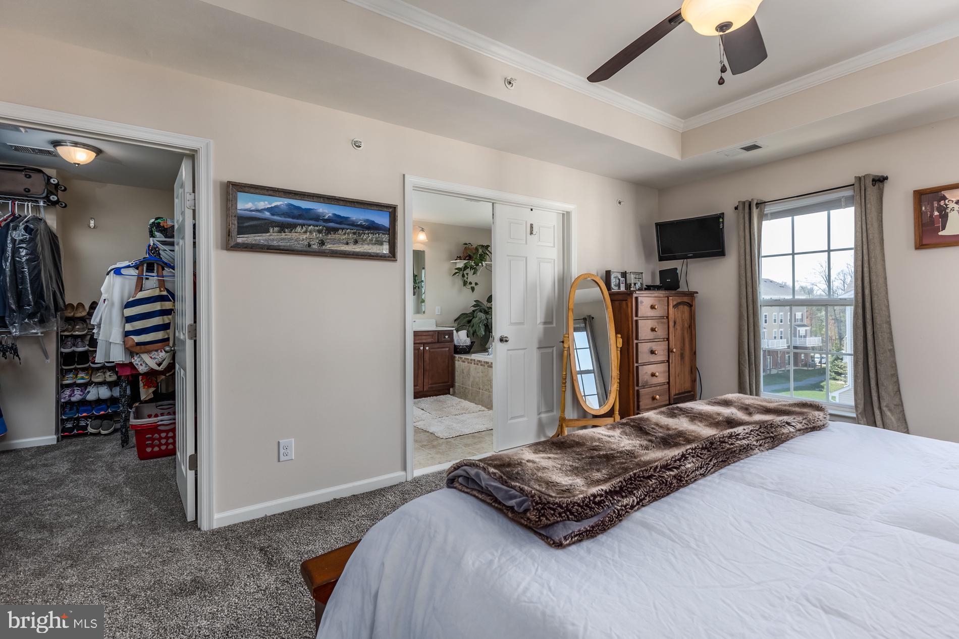 CASCADES PLACE CONDOMINIUM - Residential