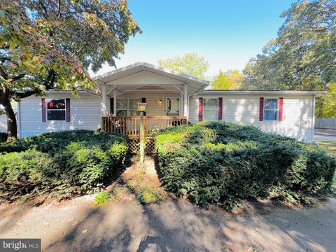 318 ELLA DRIVE LOTHIAN MD 20711