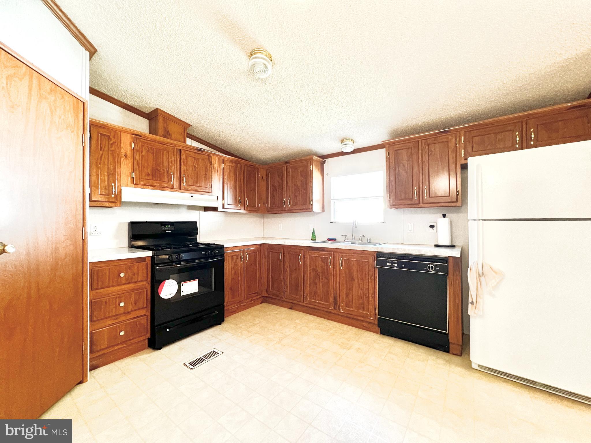 WAYSONS WOODS MANUFACTURED HOME COMMUNITY - Residential