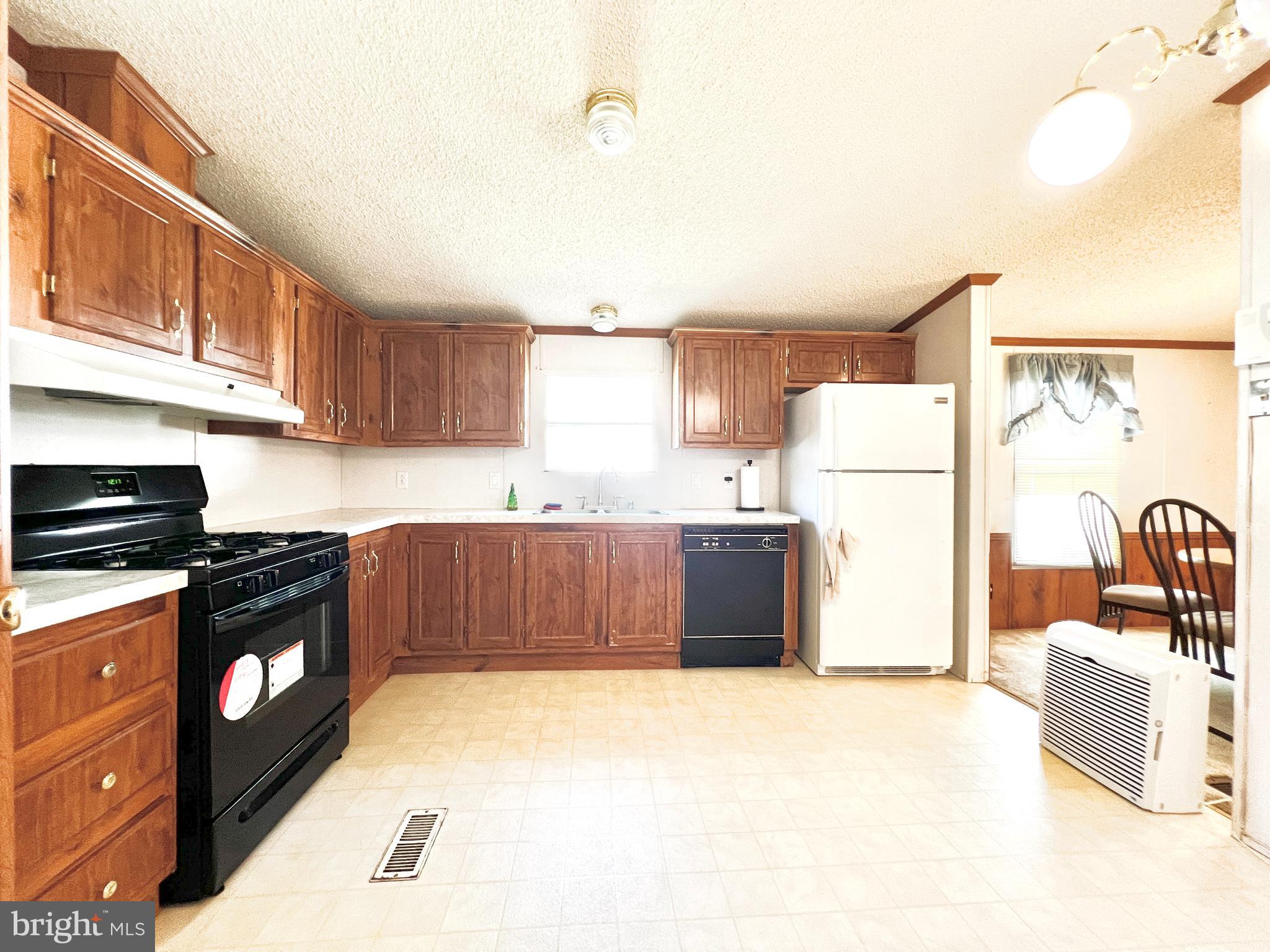 WAYSONS WOODS MANUFACTURED HOME COMMUNITY - Residential