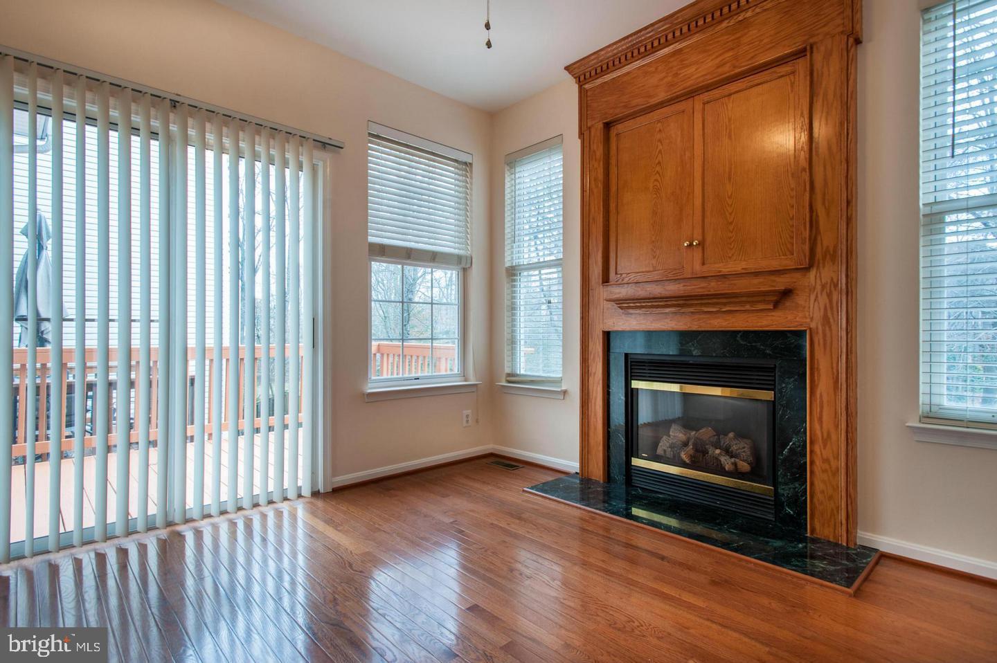 RIVER OAKS - Residential Lease