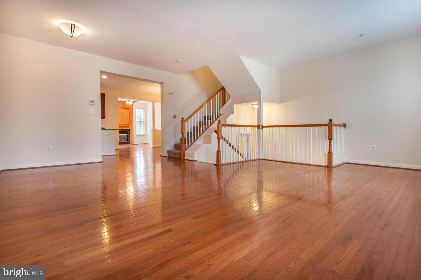 RIVER OAKS - Residential Lease