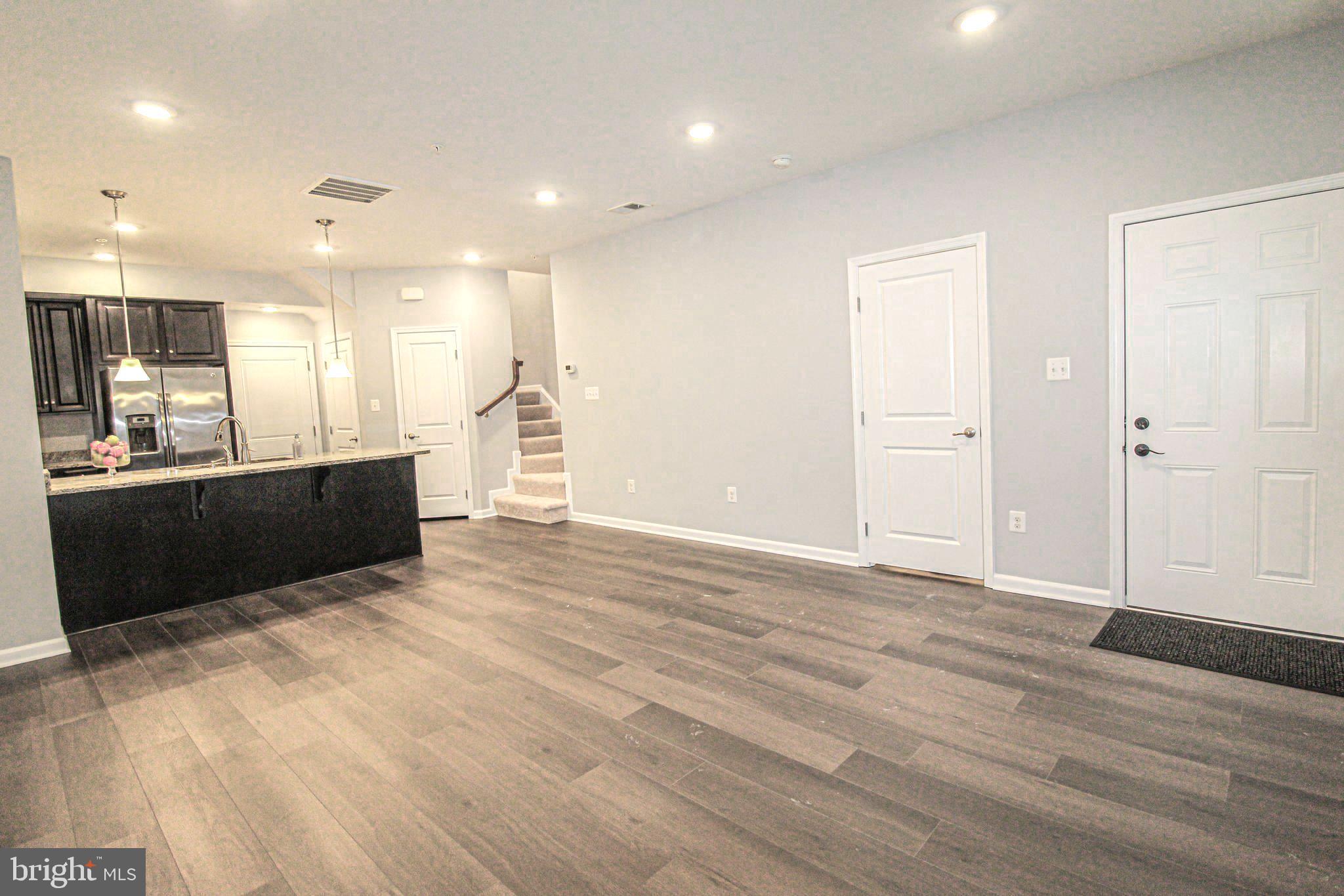 ORCHARD SQUARE - Residential