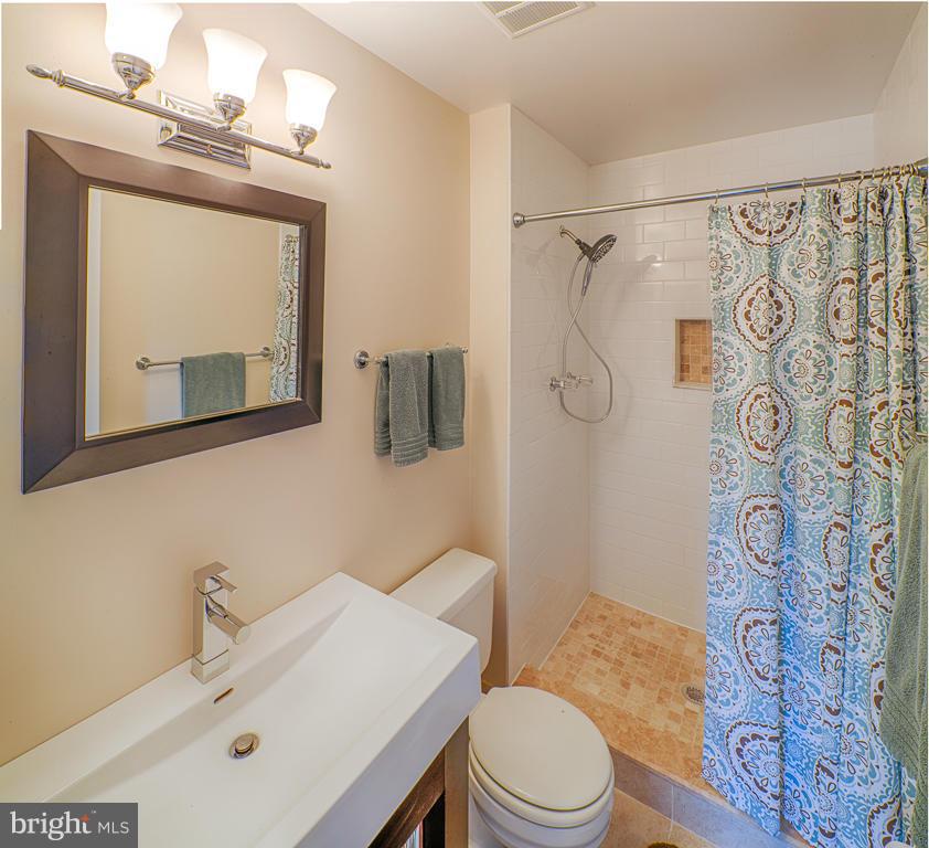 VIRGINIA VILLAGE - Residential