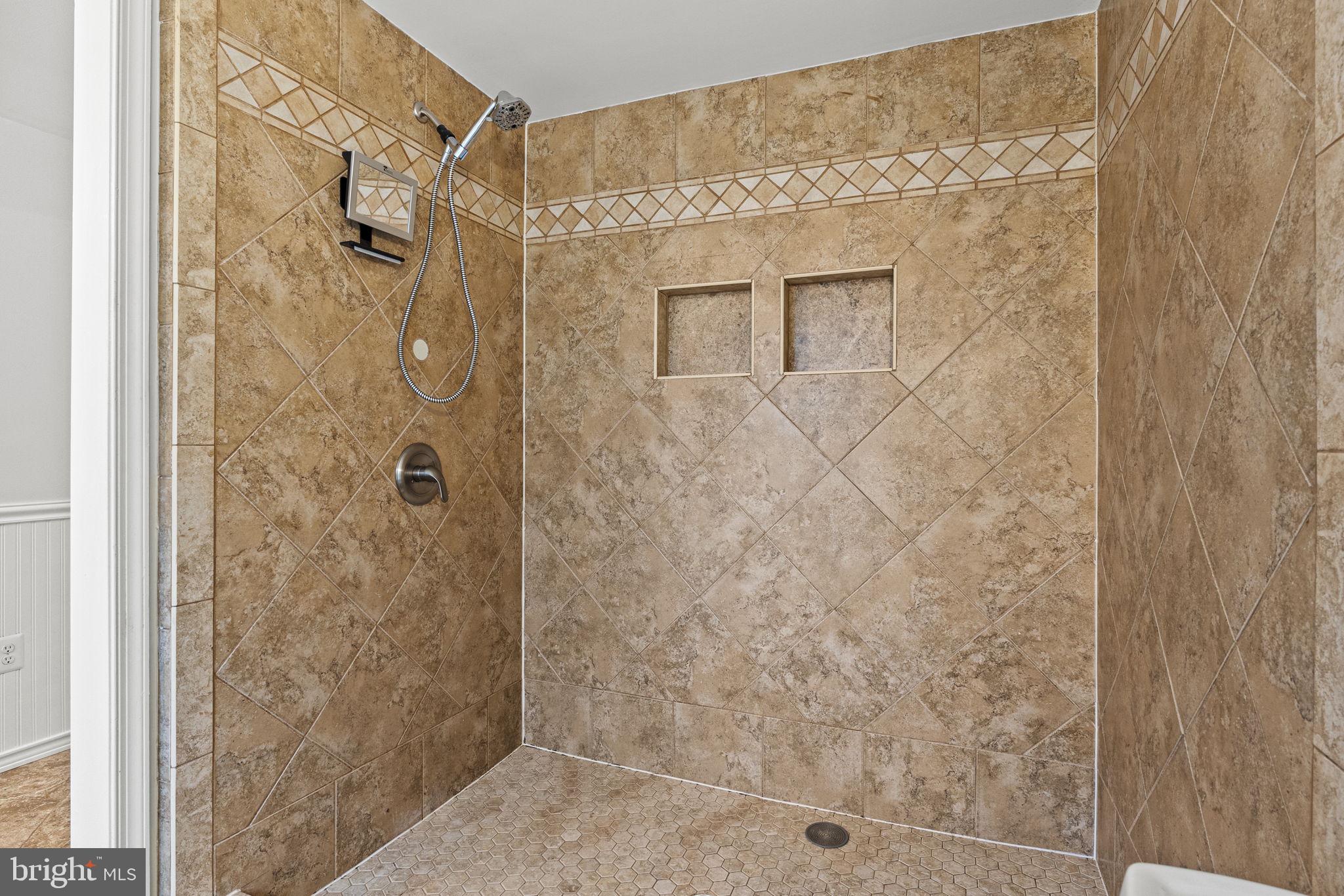 SENECA UPLAND - Residential