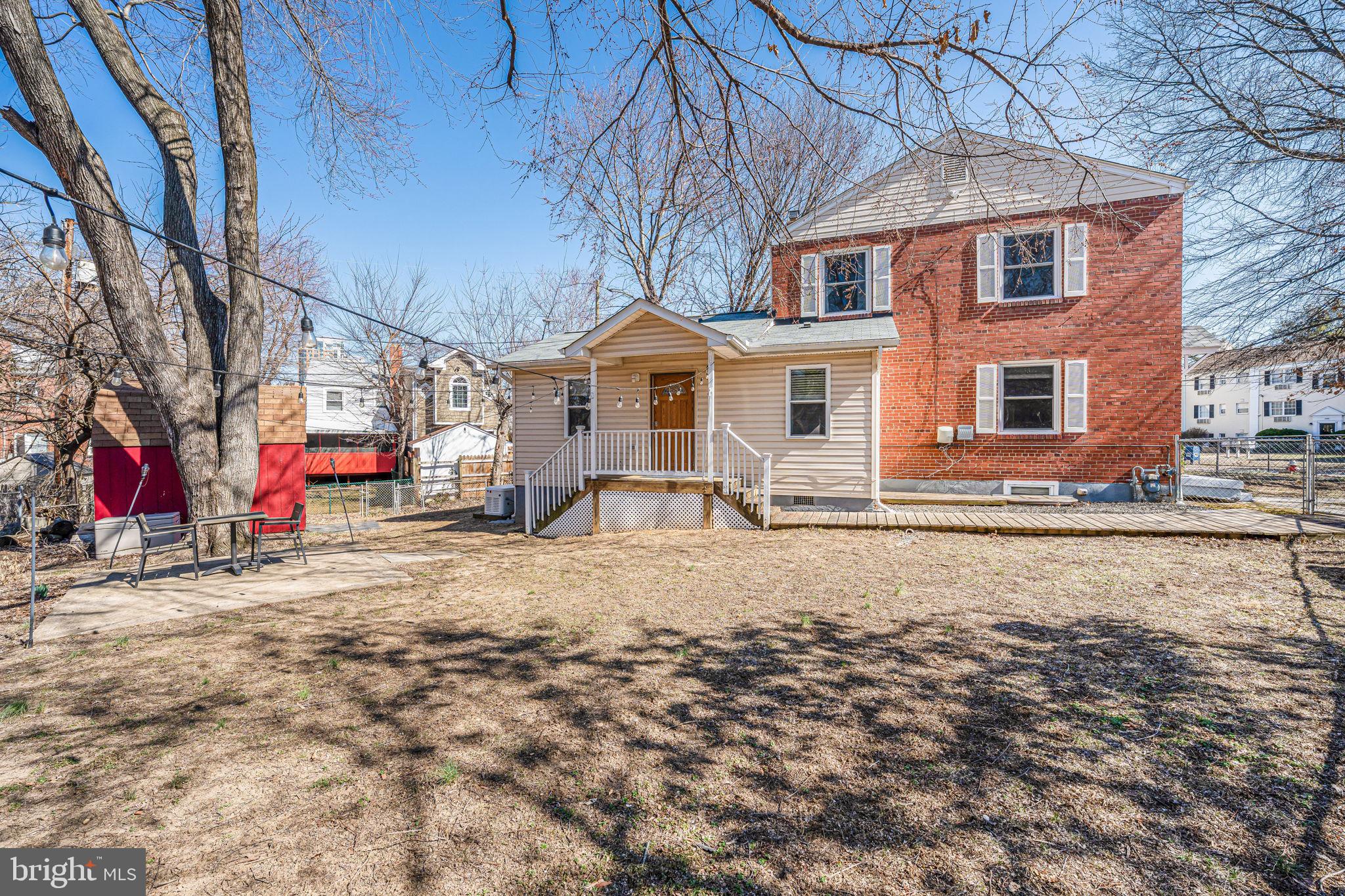 HUNTINGTON - Residential Lease