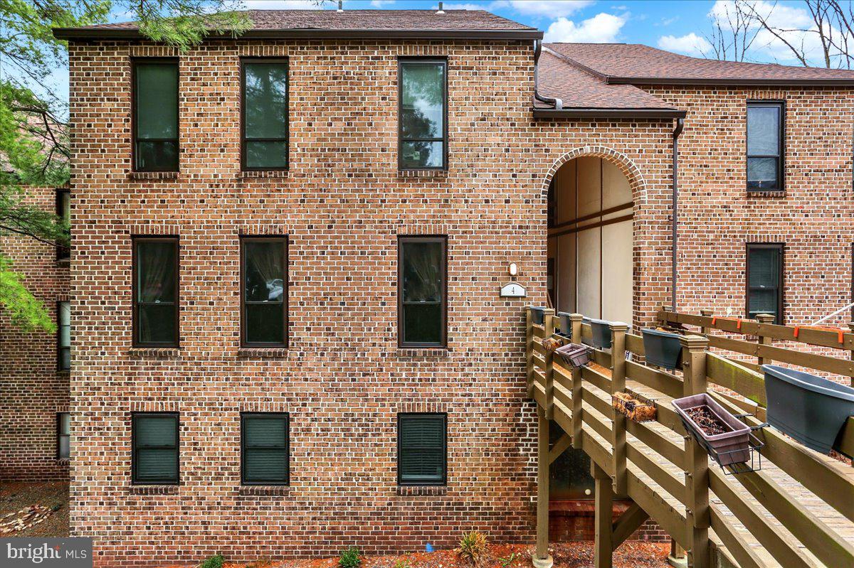 FLYING HILLS - Residential