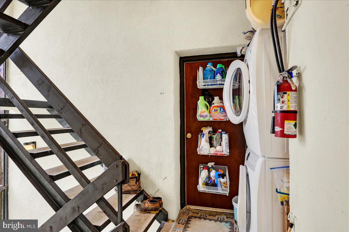 FLYING HILLS - Residential