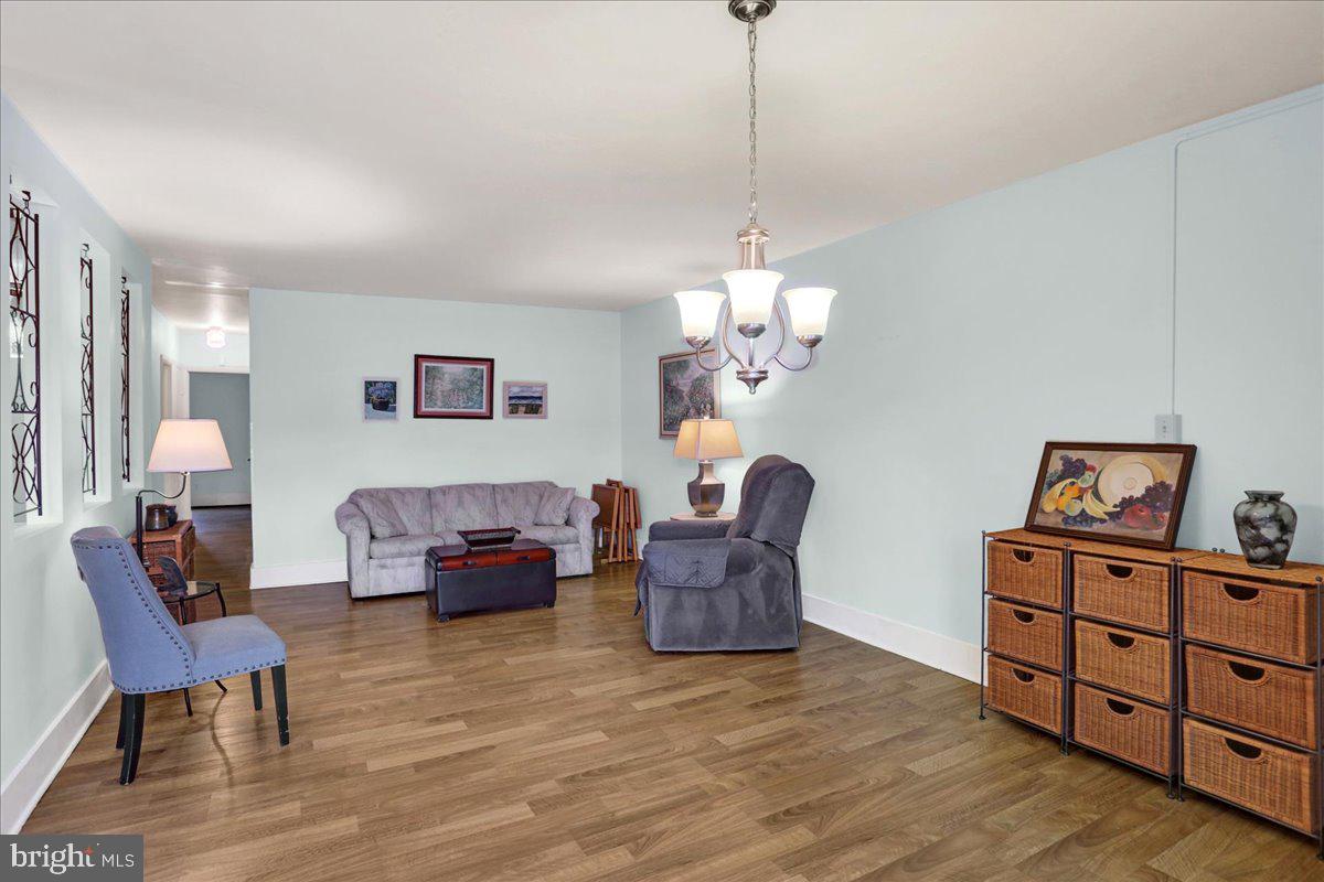 FLYING HILLS - Residential