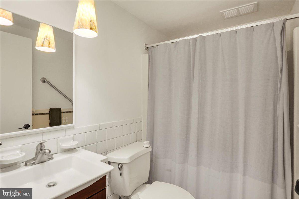 FLYING HILLS - Residential