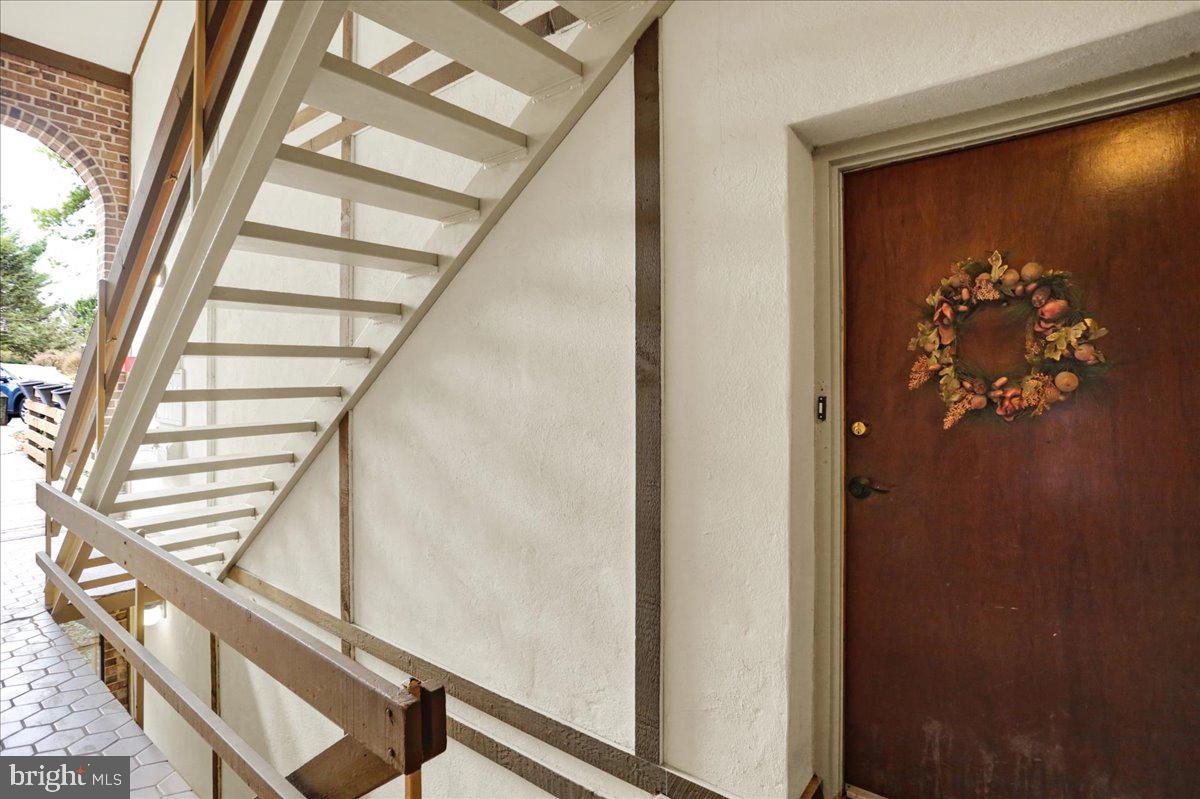 FLYING HILLS - Residential