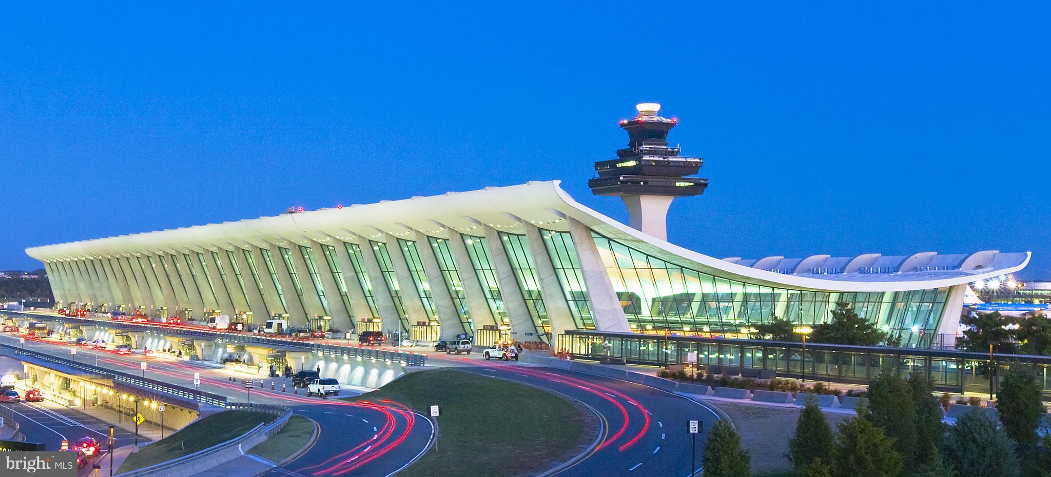 LAKESHORE CONDO - Residential