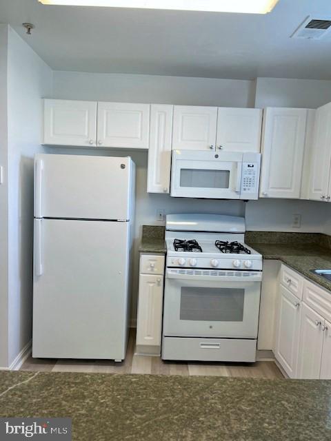 LAKESHORE CONDO - Residential