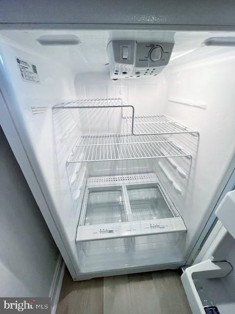 LAKESHORE CONDO - Residential