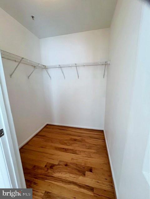 LAKESHORE CONDO - Residential