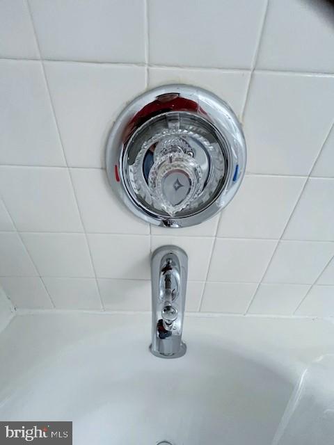 LAKESHORE CONDO - Residential