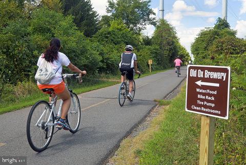 LAKESHORE CONDO - Residential