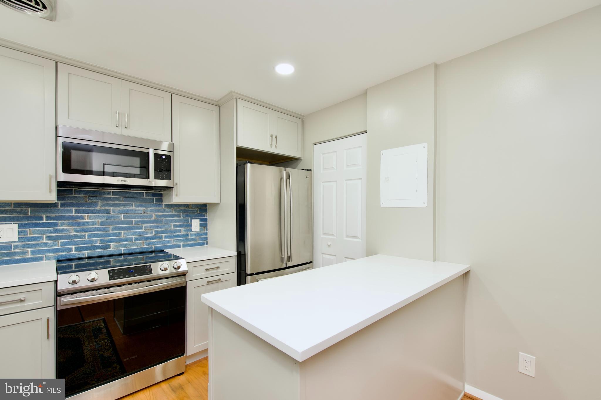 CONCORD MEWS - Residential Lease