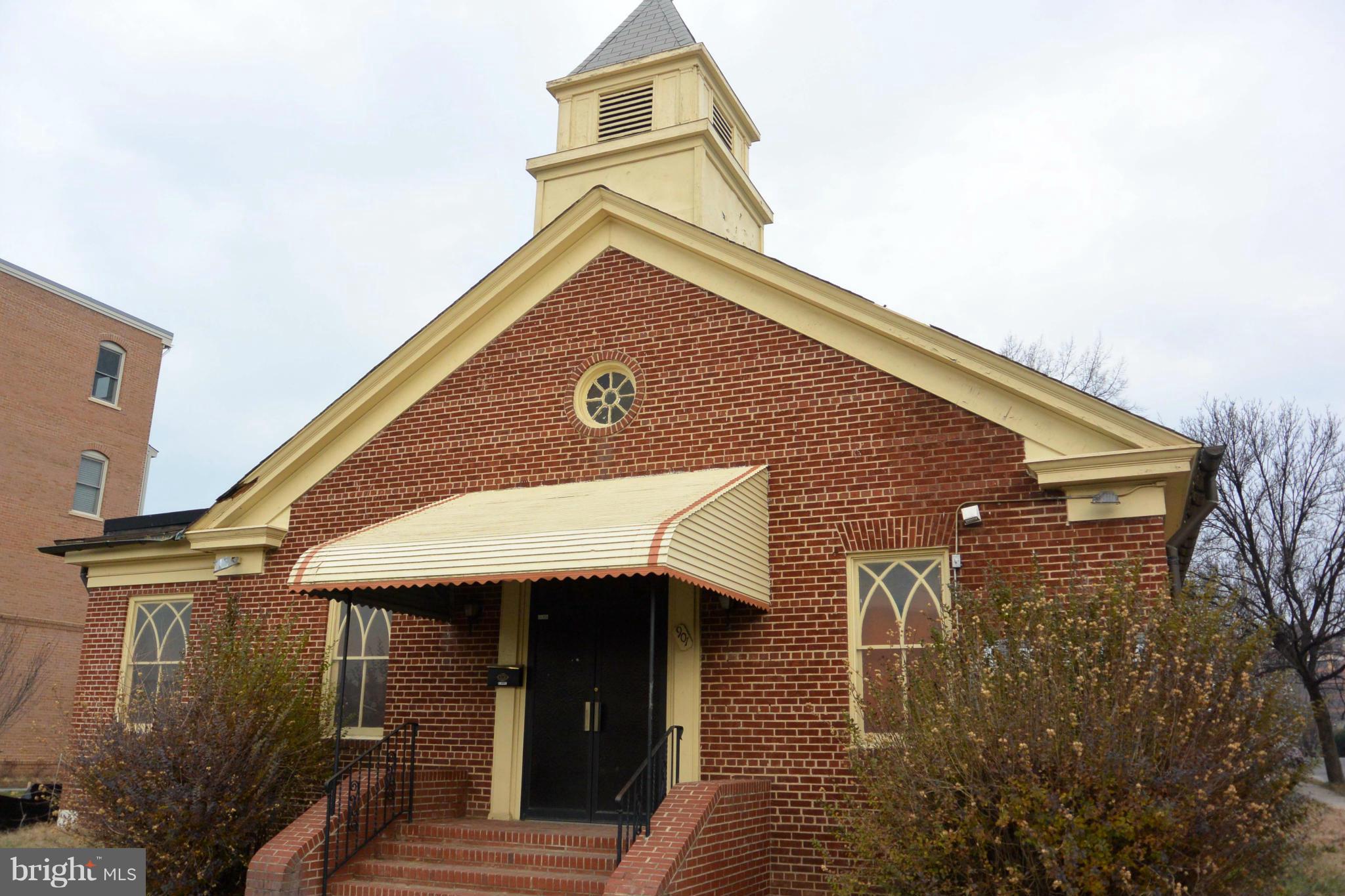 OLD TOWN - Commercial Sale