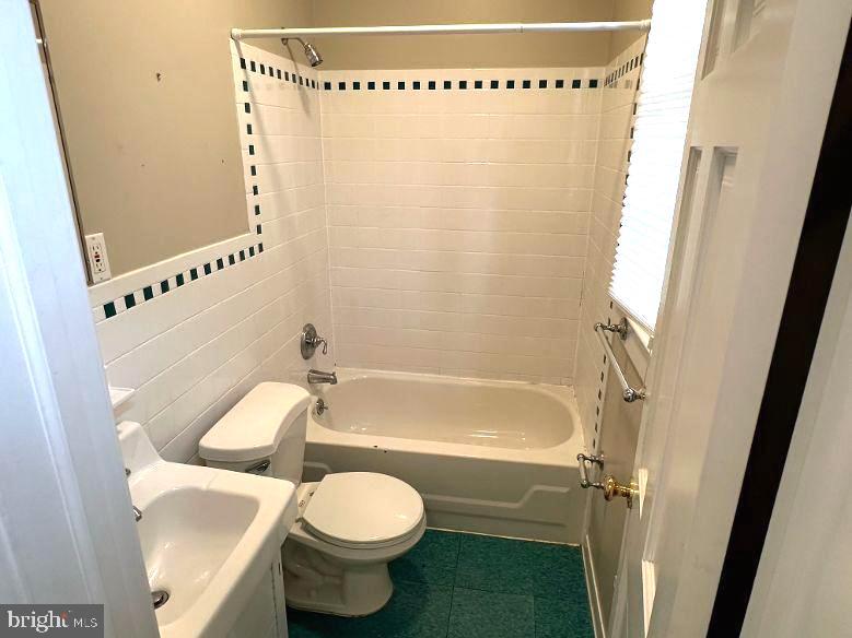 WEST CHEVY CHASE HEIGHTS - Residential Lease