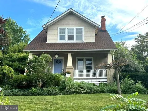 4608 West Virginia Avenue, Bethesda, MD MLS: MDMC2136420