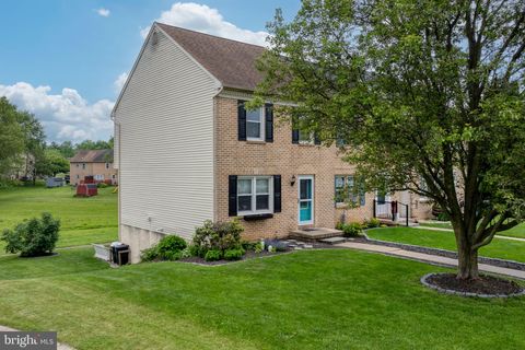 Photo of 2614 Northfield Drive, EAST PETERSBURG, PA 17520 (MLS # PALA2070520)
