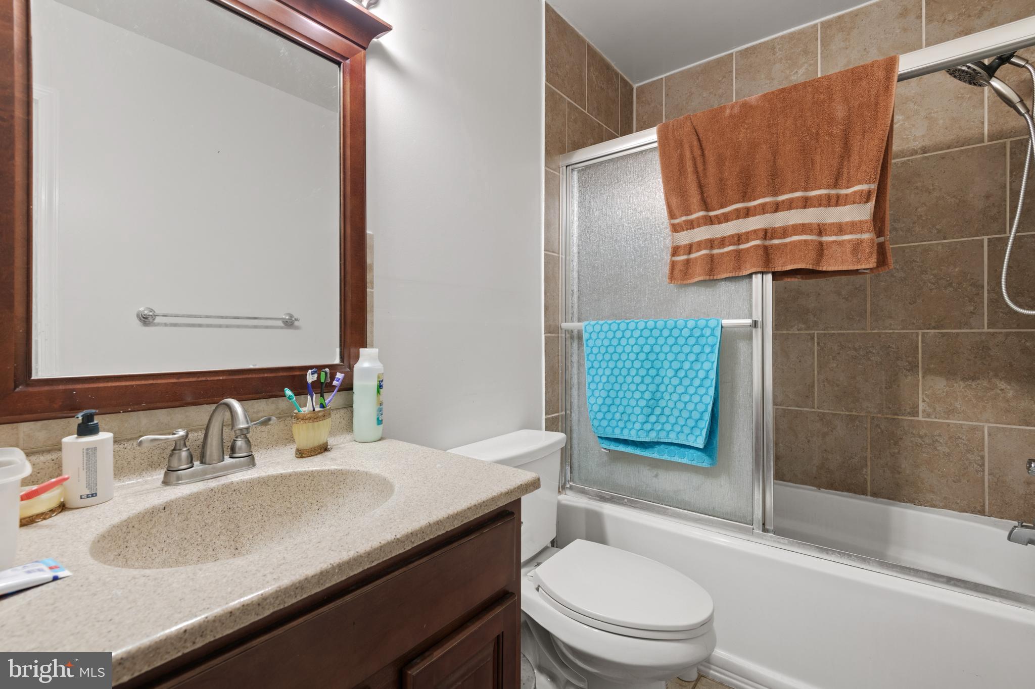 ORCHARD HILLS - Residential