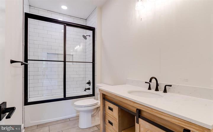 2511 PORT LANE
