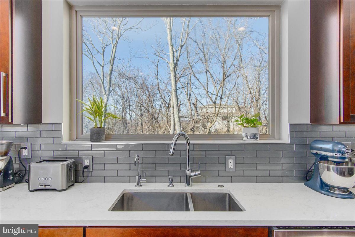 SUNRISE ESTATES - Residential