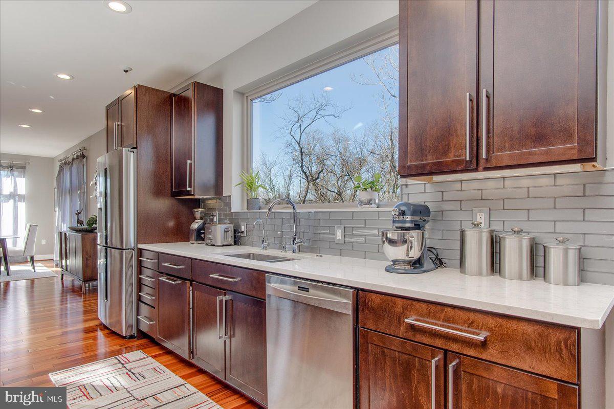 SUNRISE ESTATES - Residential