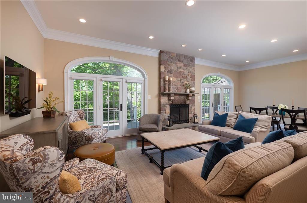 WEYHILL WOODS - Residential