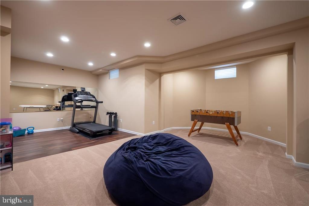 WEYHILL WOODS - Residential