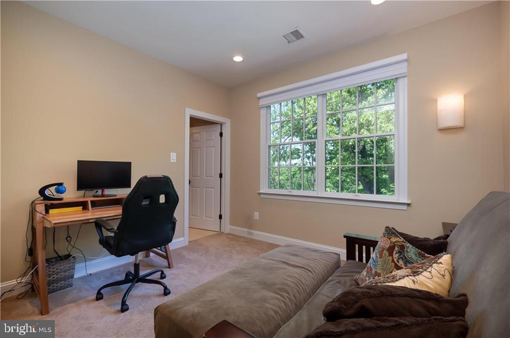 WEYHILL WOODS - Residential