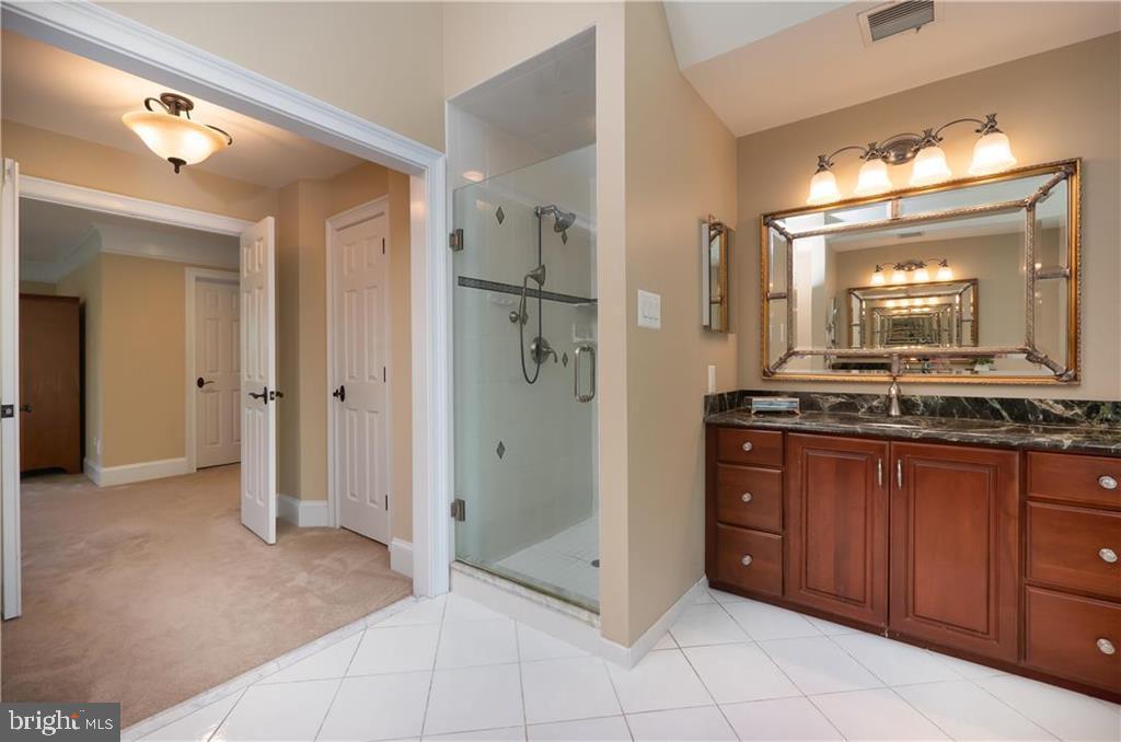 WEYHILL WOODS - Residential